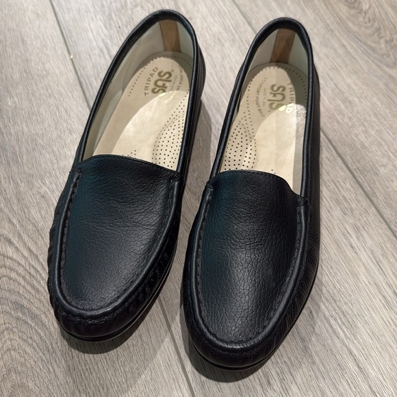 SAS Comfort Foot Bed Black Leather Loafers Size 8 - Picture 2 of 9